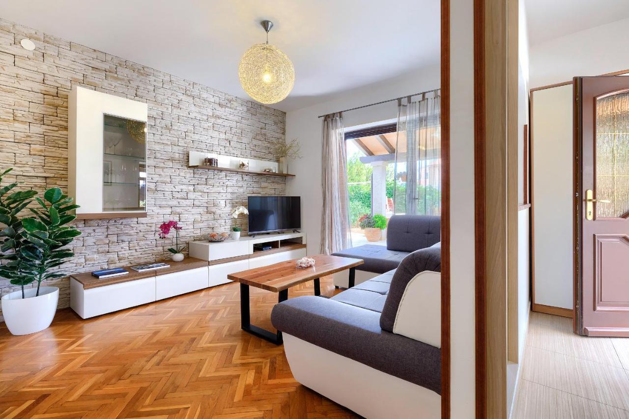 Stylish Flats With Two Bedrooms In Premantura Exterior foto