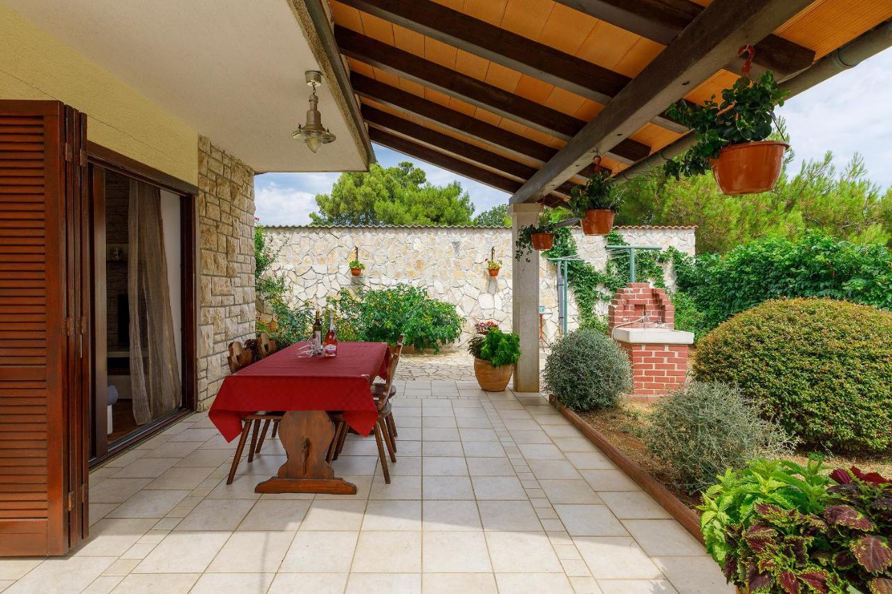 Stylish Flats With Two Bedrooms In Premantura Exterior foto