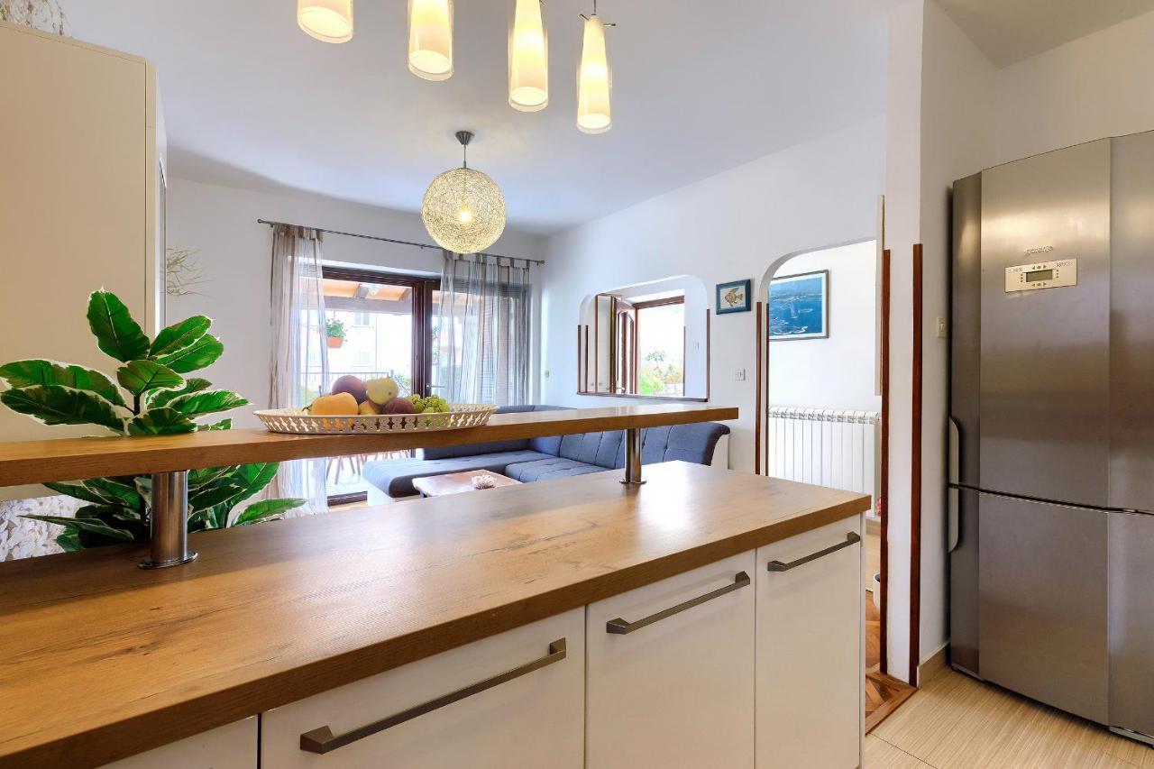 Stylish Flats With Two Bedrooms In Premantura Exterior foto
