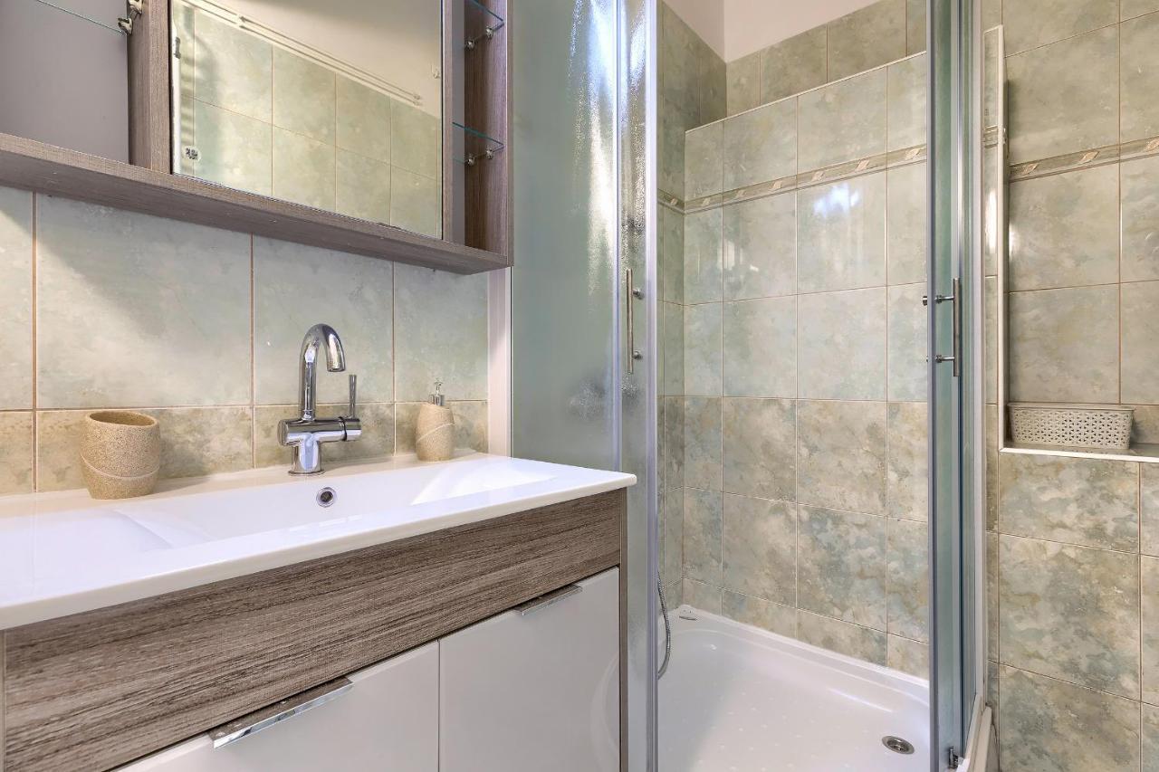 Stylish Flats With Two Bedrooms In Premantura Exterior foto