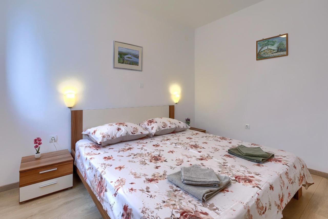 Stylish Flats With Two Bedrooms In Premantura Exterior foto