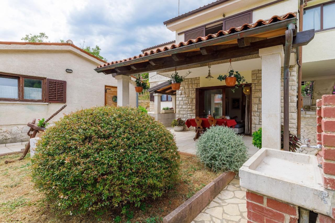 Stylish Flats With Two Bedrooms In Premantura Exterior foto