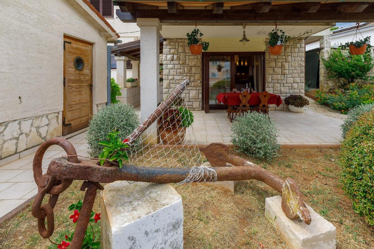 Stylish Flats With Two Bedrooms In Premantura Exterior foto