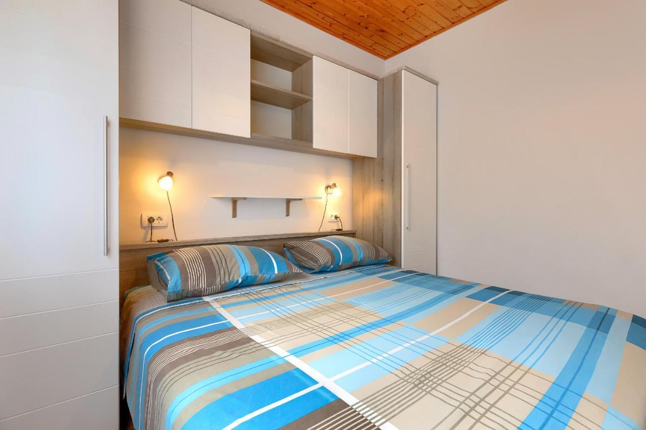 Stylish Flats With Two Bedrooms In Premantura Exterior foto