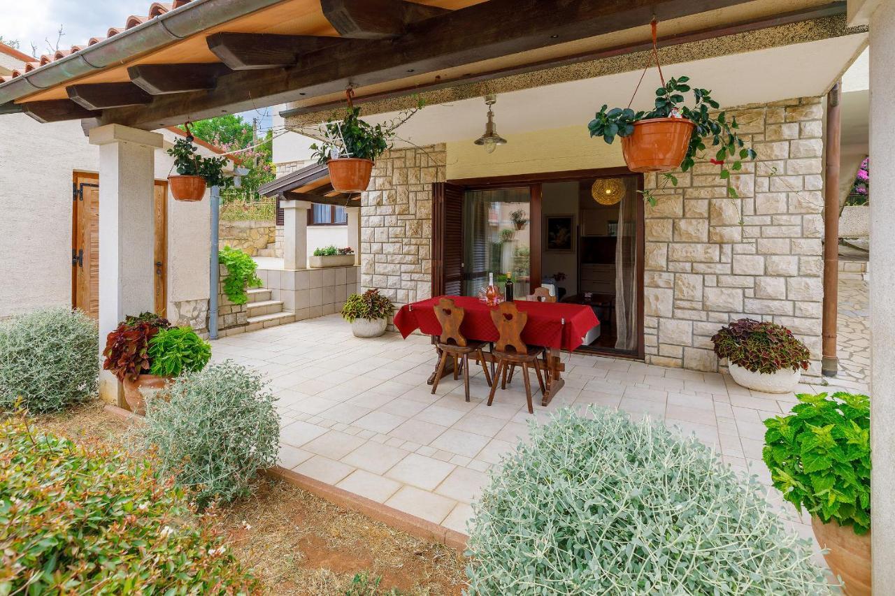 Stylish Flats With Two Bedrooms In Premantura Exterior foto
