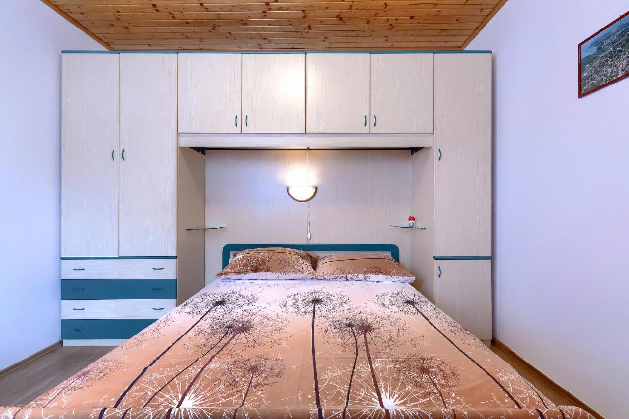 Stylish Flats With Two Bedrooms In Premantura Exterior foto