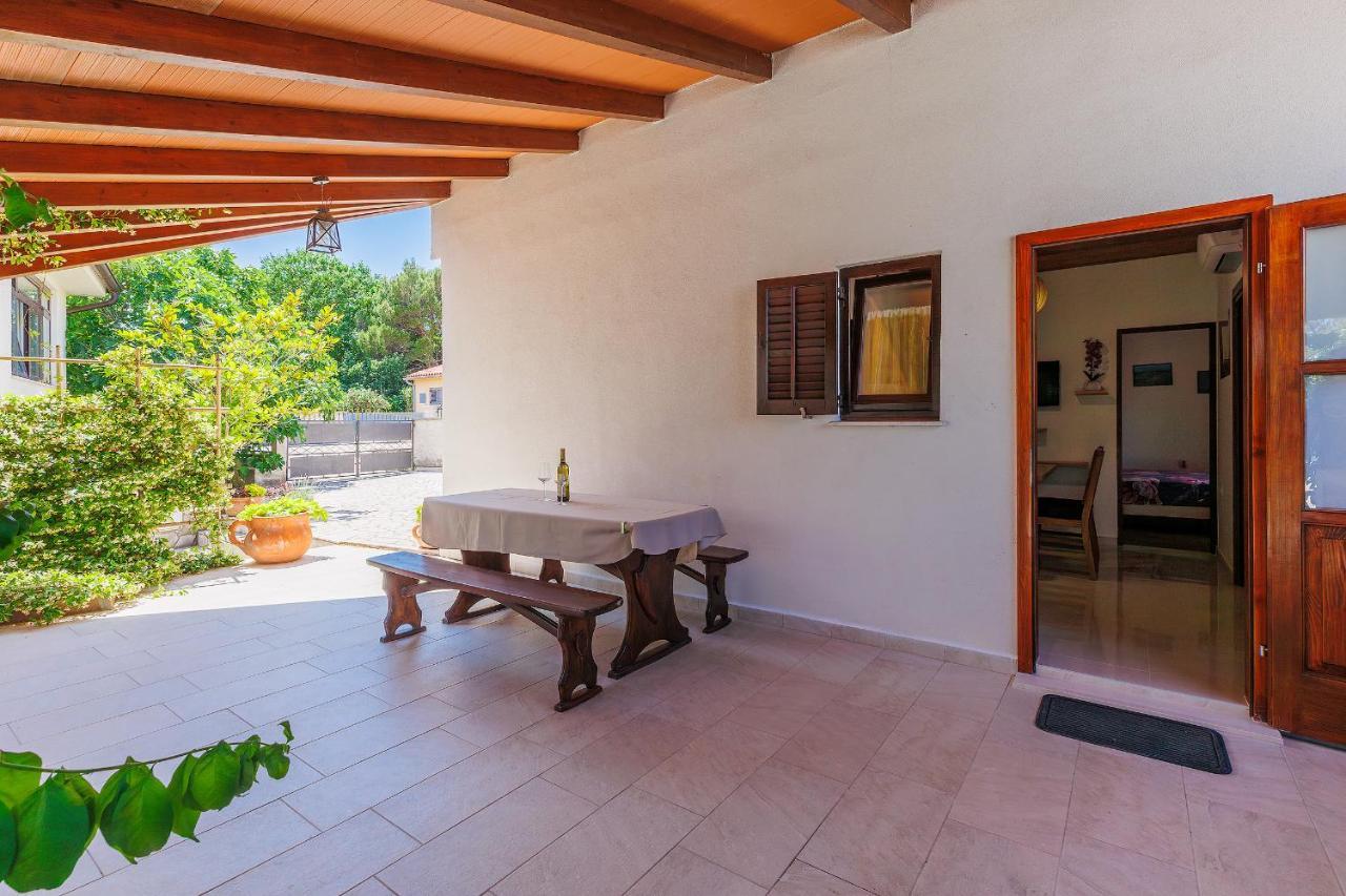 Stylish Flats With Two Bedrooms In Premantura Exterior foto