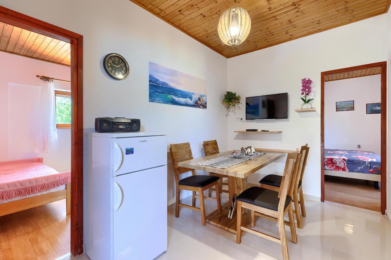 Stylish Flats With Two Bedrooms In Premantura Exterior foto
